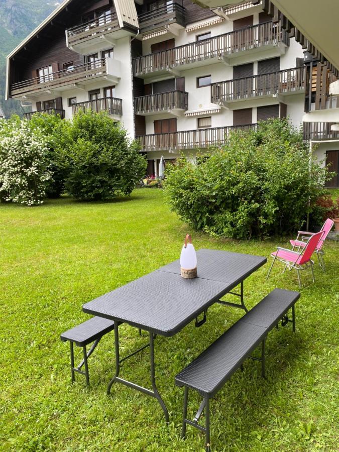Appartement Style Chalet Avec Grande Terrasse Et Parking Prive Chamonix Esterno foto