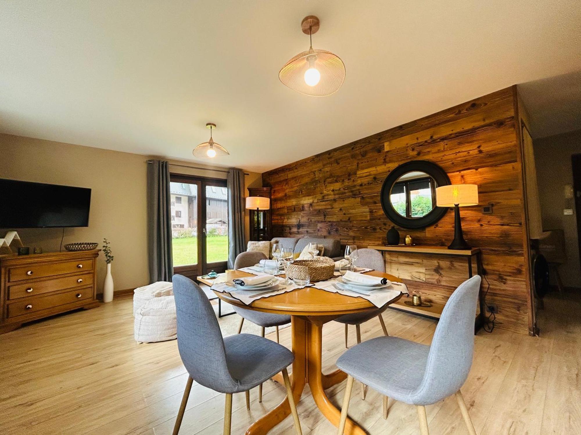 Appartement Style Chalet Avec Grande Terrasse Et Parking Prive Chamonix Esterno foto
